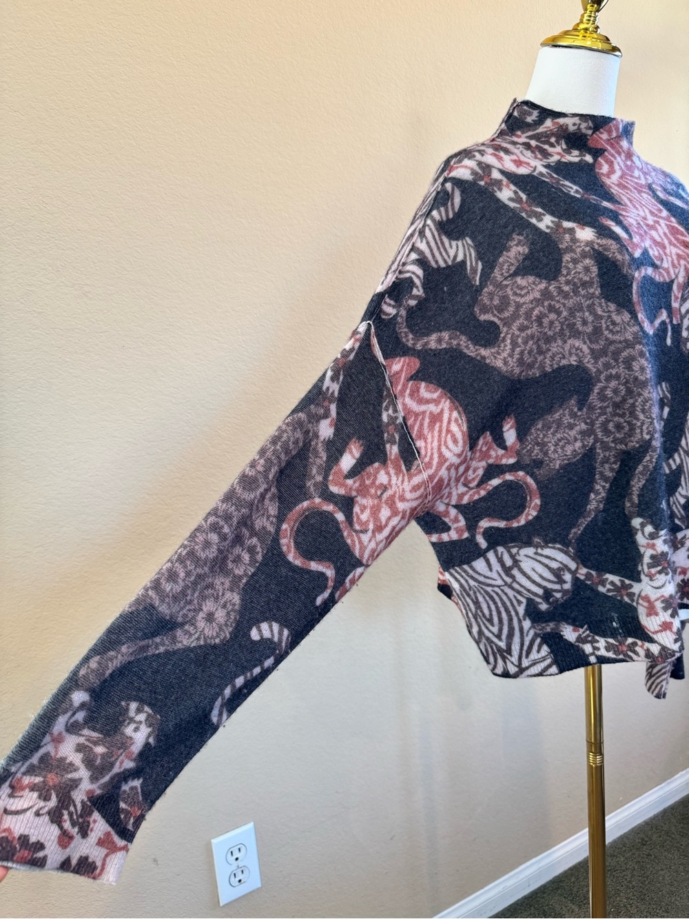 Anthropologie Pilcro Alani Tiger Leopard Cashmere Sweater Mock Neck Oversized L - Picture 5 of 12